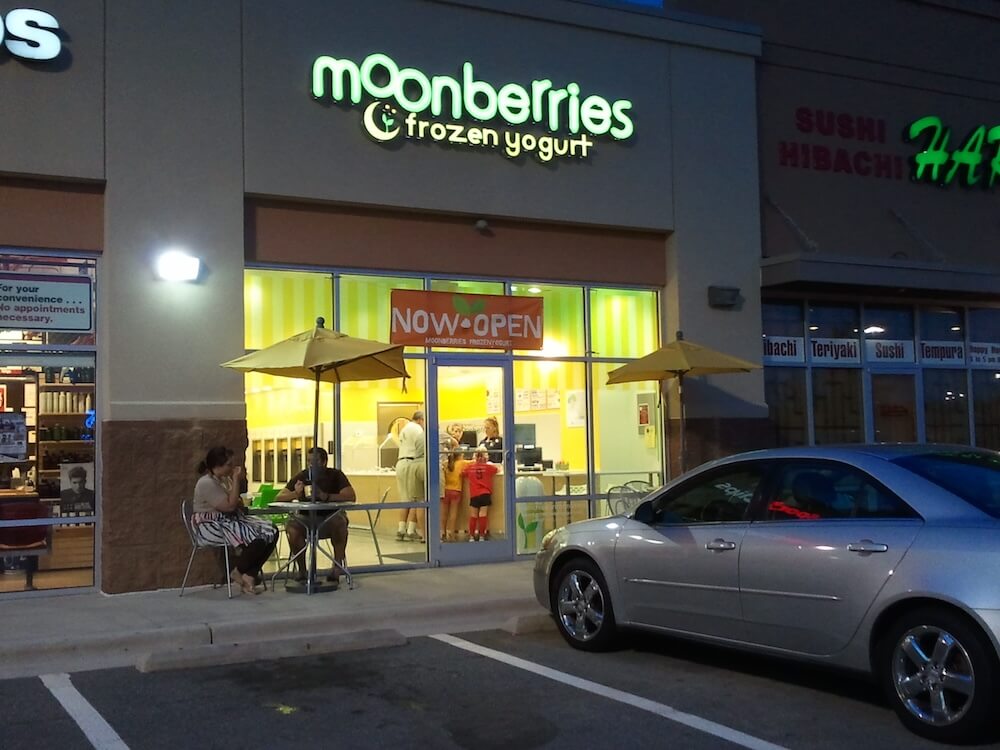 Moonberries Frozen Yogurt